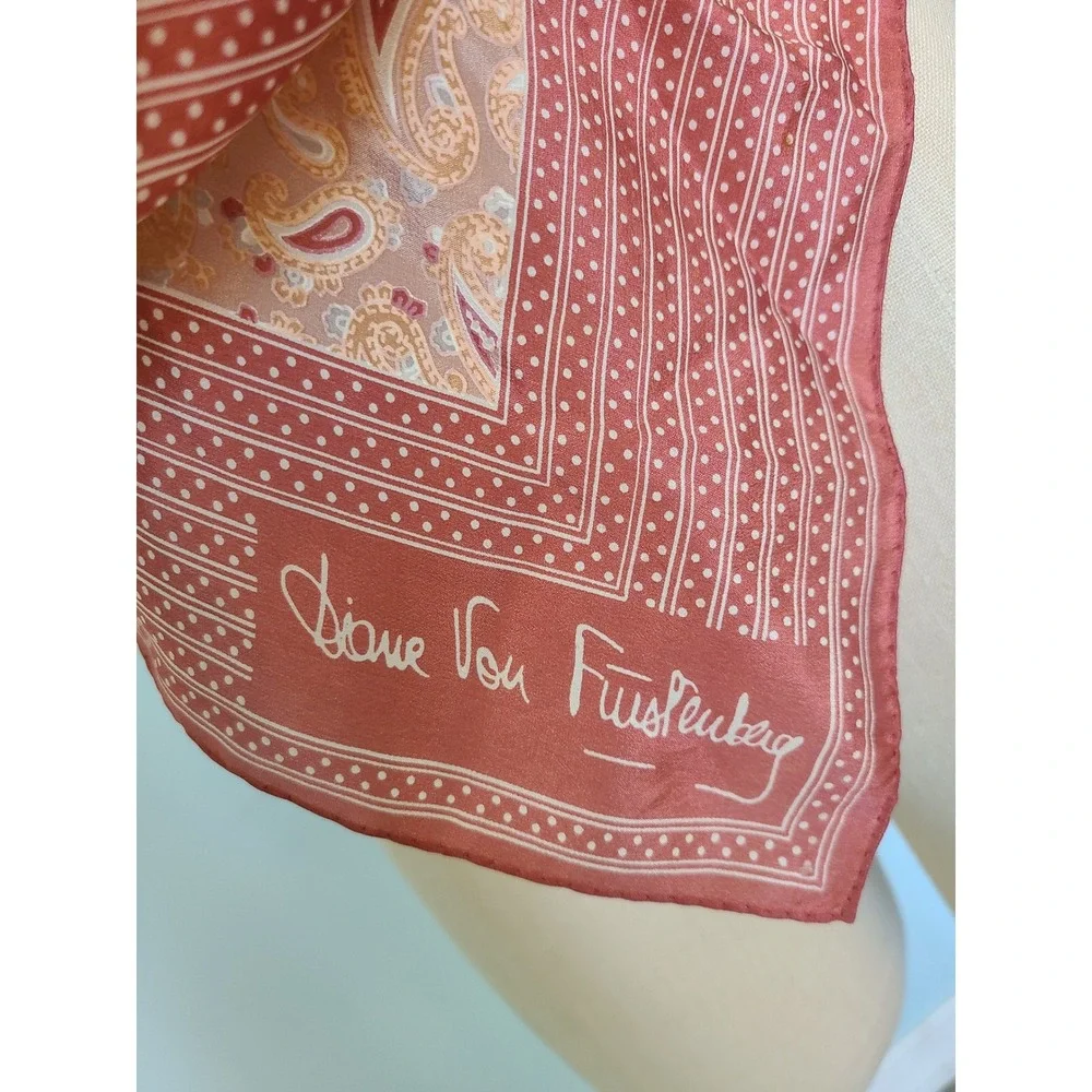 VTG Diane Von Furstenberg Silk Scarf Pink Paisley Square Western 70's Festival - Picture 4 of 4